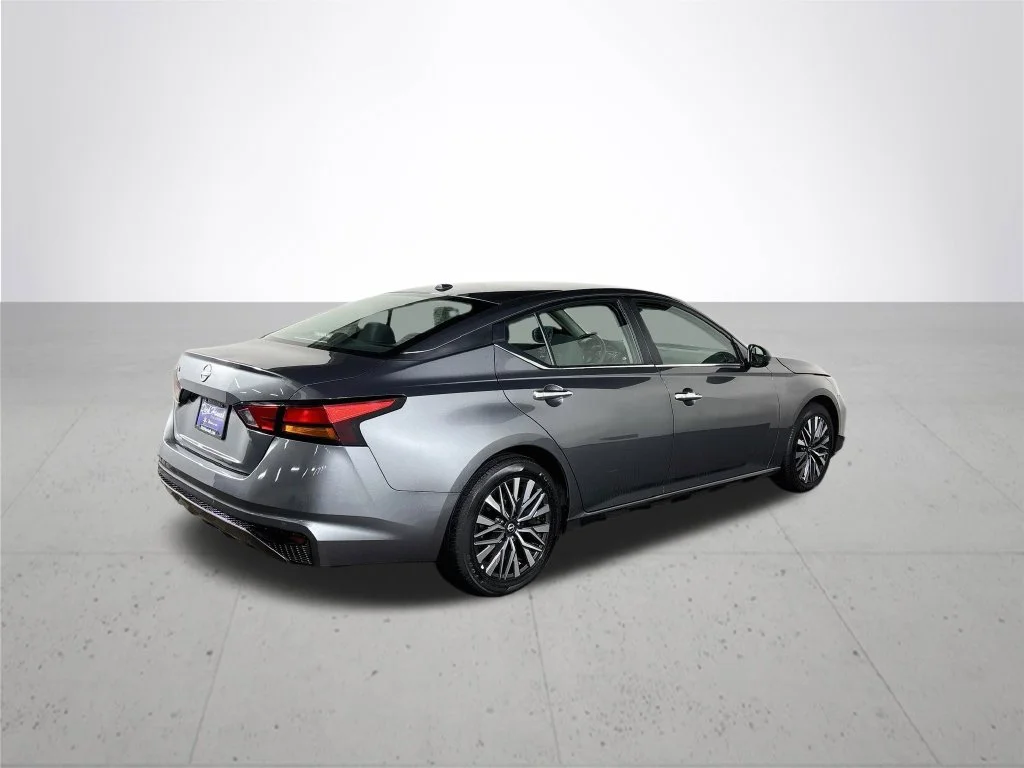 Used 2025 Gray Nissan 2.5 SV image 6