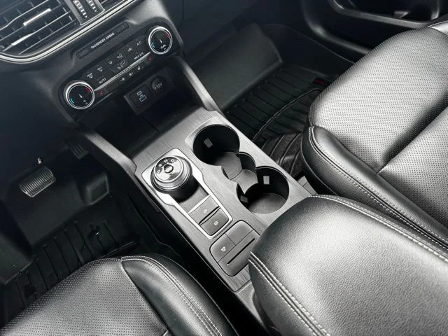 Used 2022  Ford SEL image 17