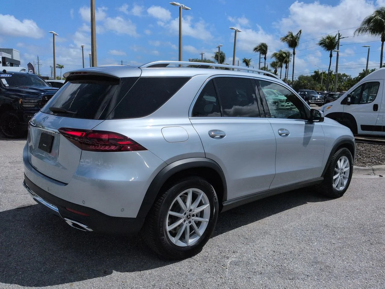 Used 2025 Selenite Gray Metallic Mercedes-Benz GLE 350 image 5