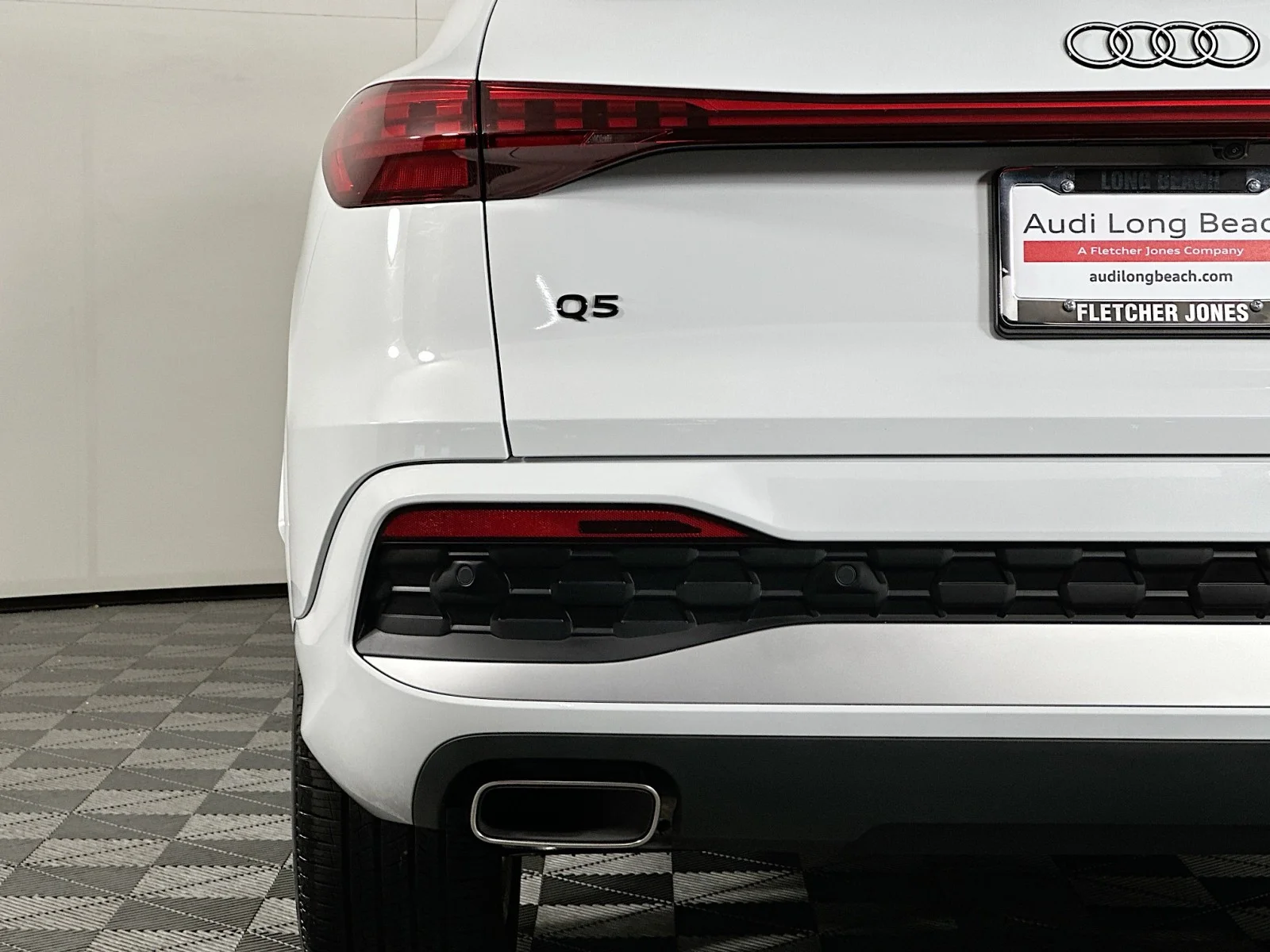 Used 2025 Glacier White Metallic Audi Premium Plus image 17