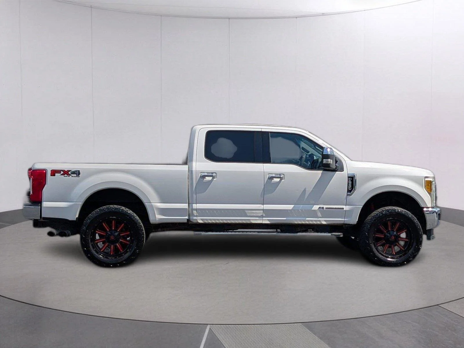 Used 2017 White Platinum Metallic Tri-Coat Ford Lariat image 7