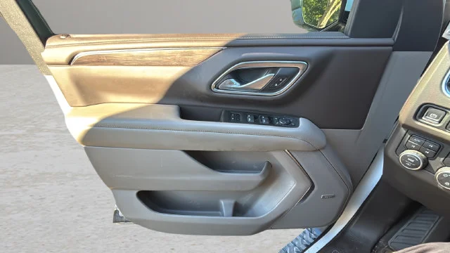 Used 2022 Beige Chevrolet Z71 image 17