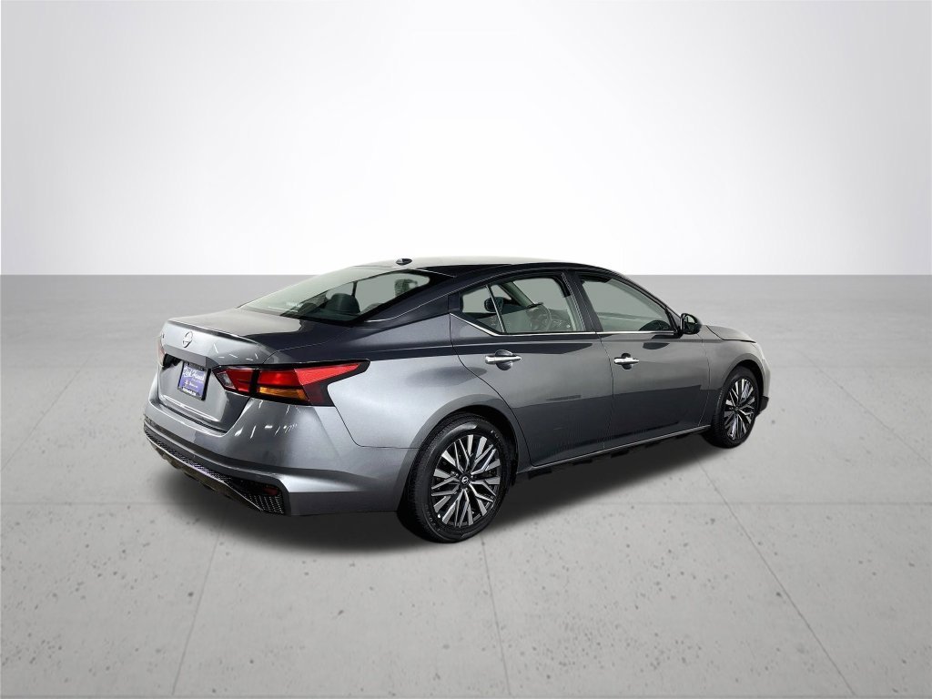 Used 2025 Gun Metallic Nissan 2.5 SV image 6