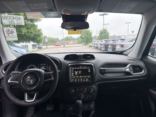 Used 2023 Gray Jeep Latitude image 26