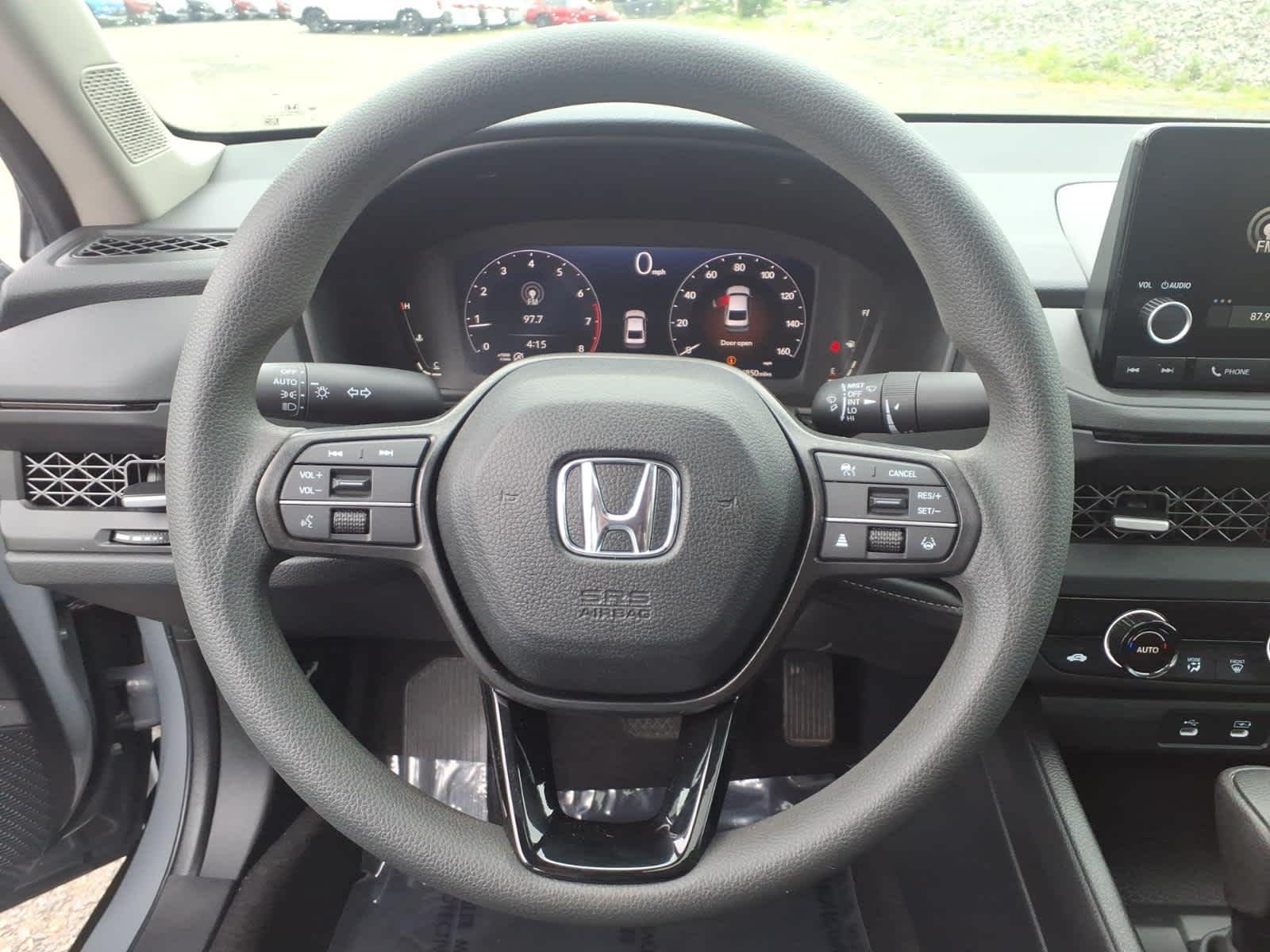 Certified Used 2025 Urban Gray Pearl Honda SE image 24