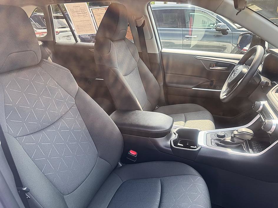 Certified Used 2025 Ice Toyota Hybrid XLE image 18