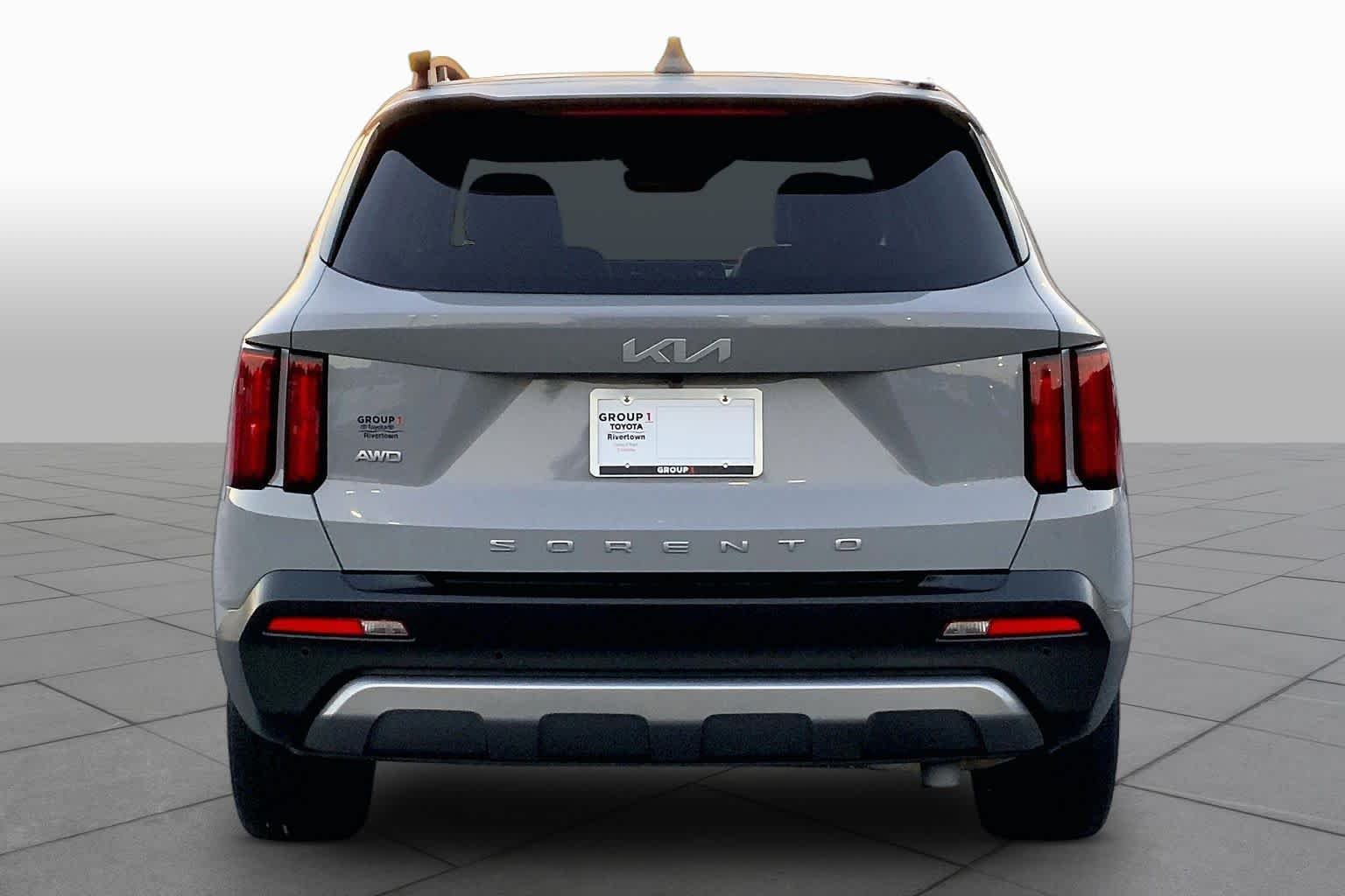 Used 2022 Wolf Gray Kia X-Line SX Prestige image 5