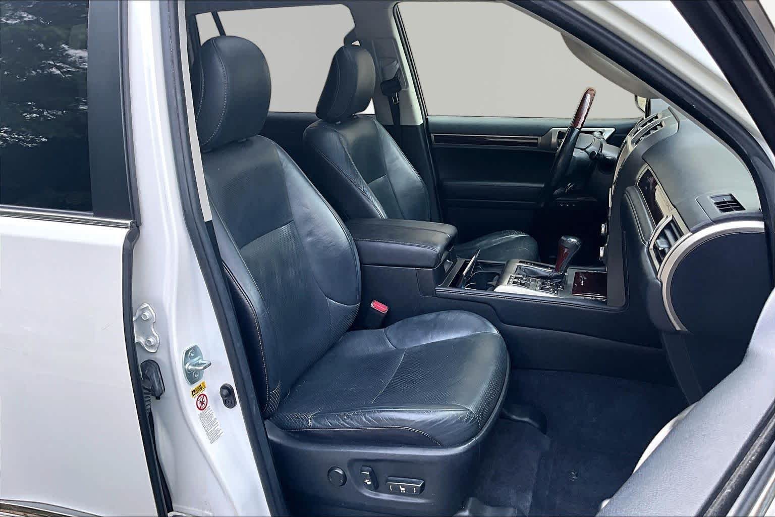 Used 2015 Starfire Pearl Lexus Luxury image 8