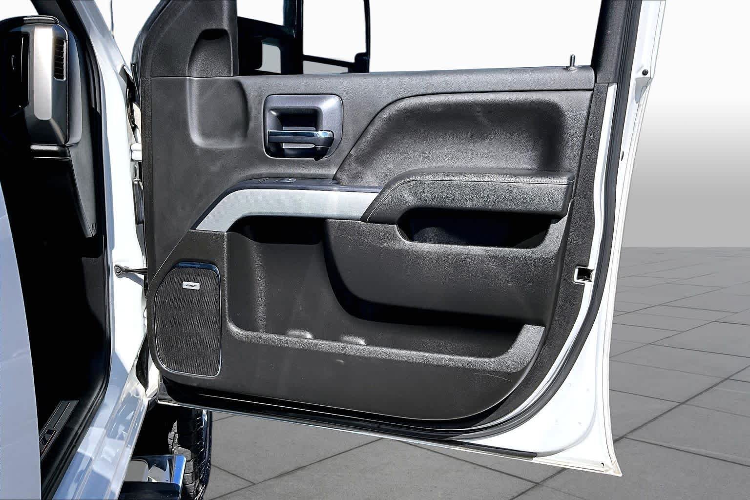 Used 2019 Summit White Chevrolet LTZ image 23