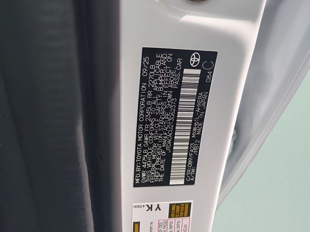 New 2026 Wind Chill Pearl <sup>1</sup> Toyota  SE image 29