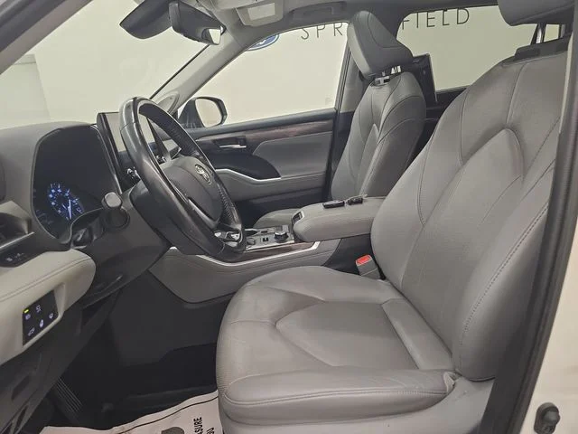 Used 2021 Blizzard Pearl Toyota Limited image 21