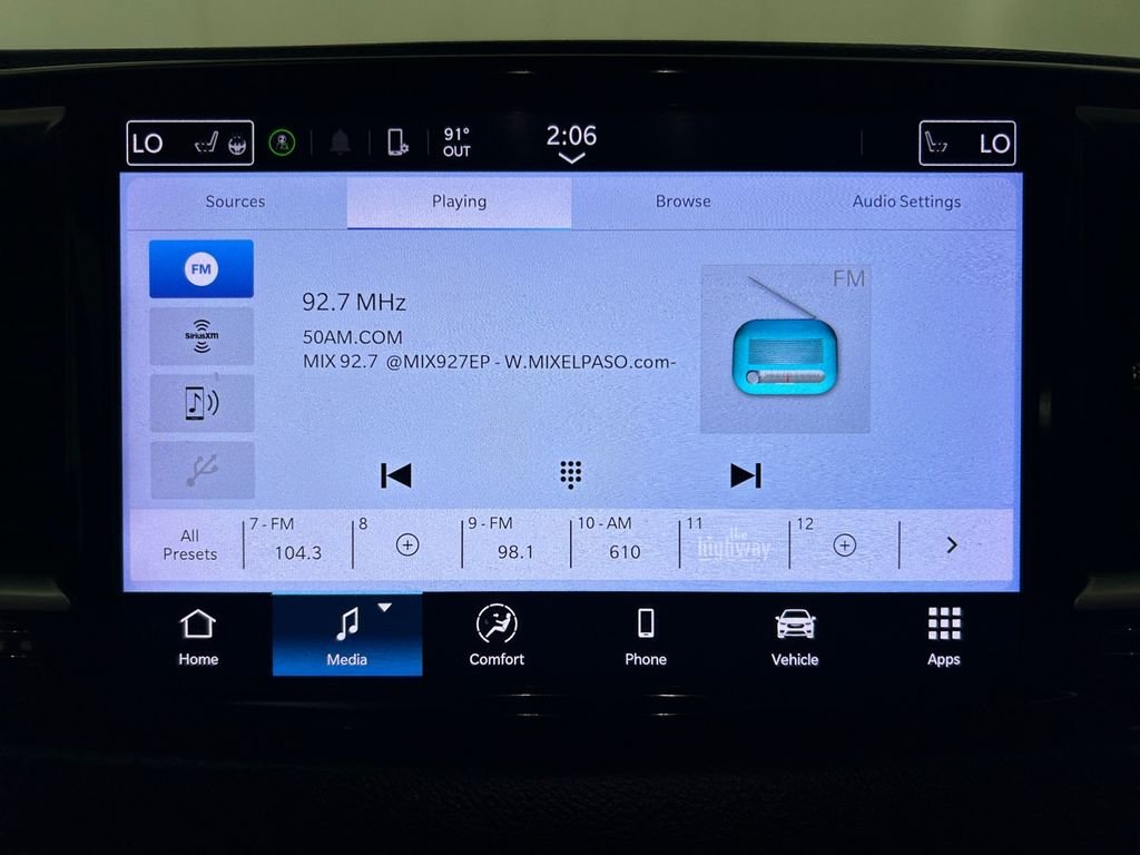 Used 2022 White Chrysler Touring L image 11