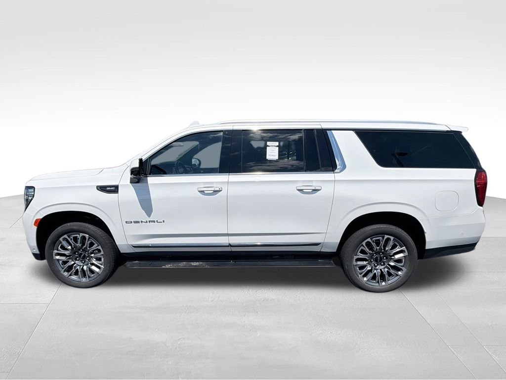Used 2023 White GMC Denali Ultimate image 5