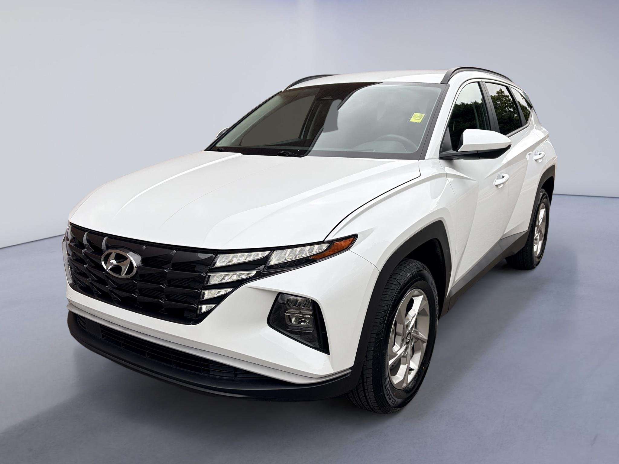 Used 2024 White Pearl Hyundai SEL image 1