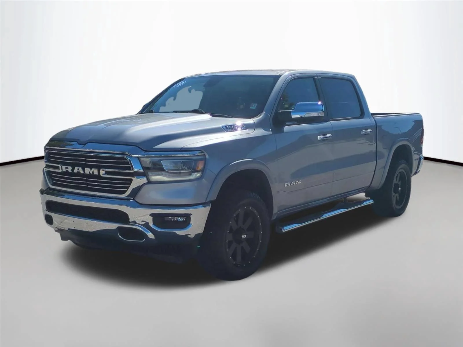 Used 2019 Billet Silver Metallic Clearcoat Ram Laramie image 1