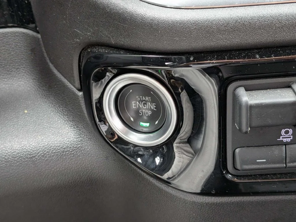 Used 2025 Black GMC SLT image 22