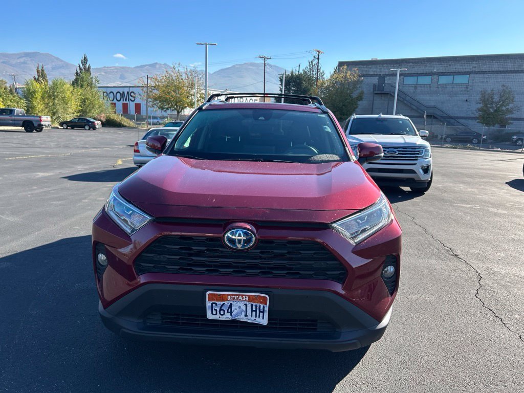 Used 2021 Pearl Toyota XLE Premium image 3