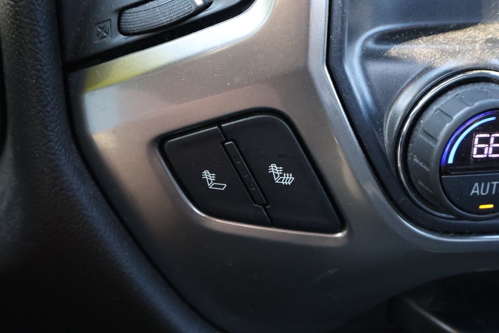 Used 2018 GRAPHITE METALLIC Chevrolet LT image 28