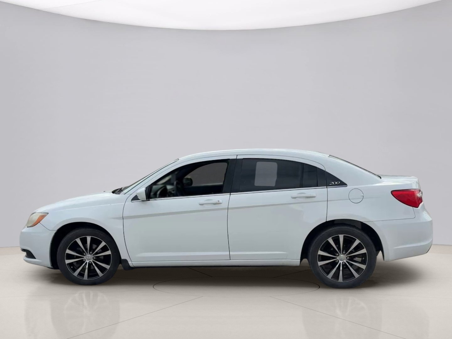 2013 Chrysler 200 Touring - Photo 2