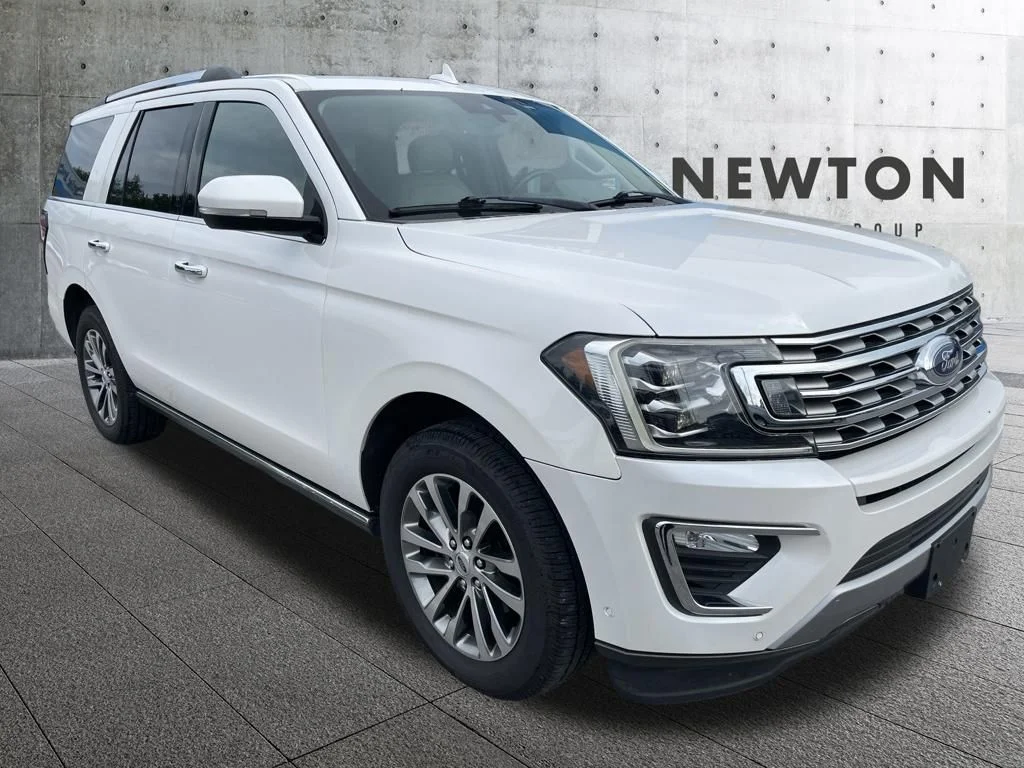 Used 2018 White Ford Limited image 1
