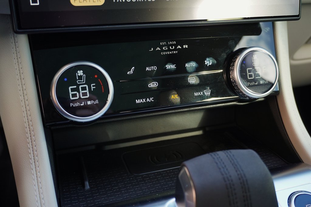 2025 JAGUAR F-PACE - Image 23