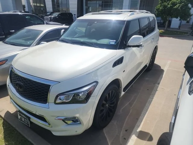 Used 2017 White INFINITI RWD image 2