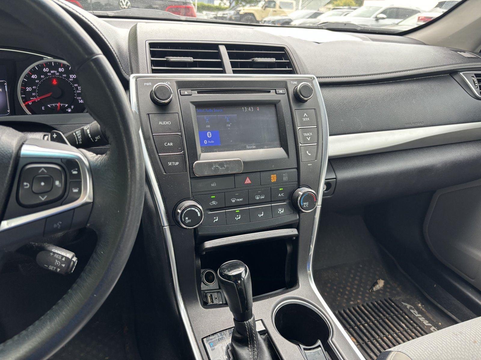Used 2017 Blizzard Pearl Toyota SE image 23