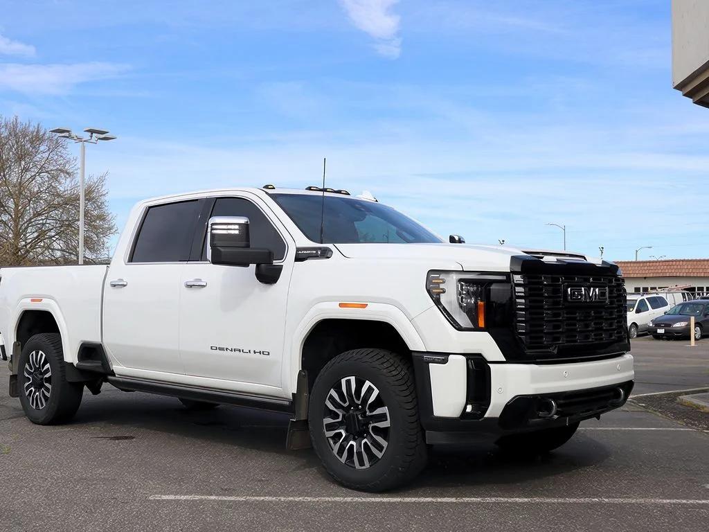 2025 GMC Sierra Denali Ultimate 4WD Crew Cab Long Box SR's photo