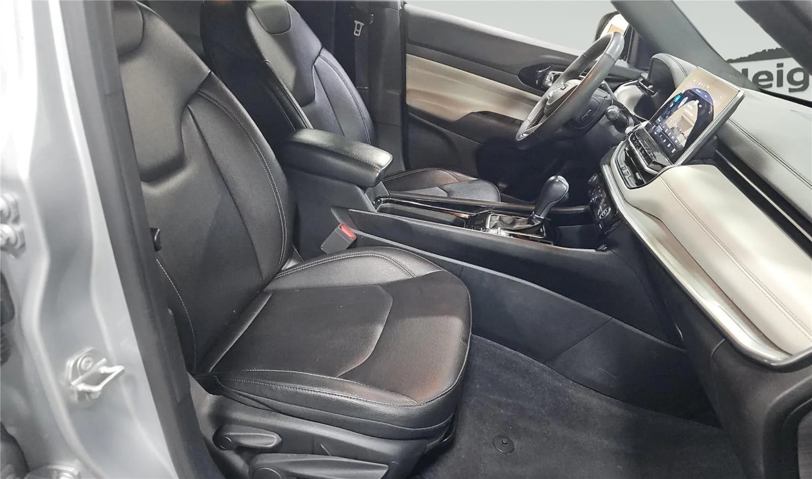 2025 Jeep Compass Limited - Photo 12