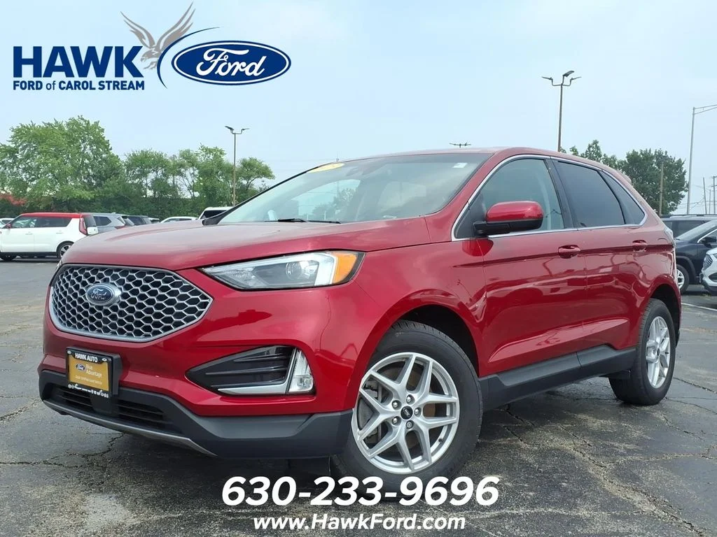 Used 2023 Red Ford SEL image 3