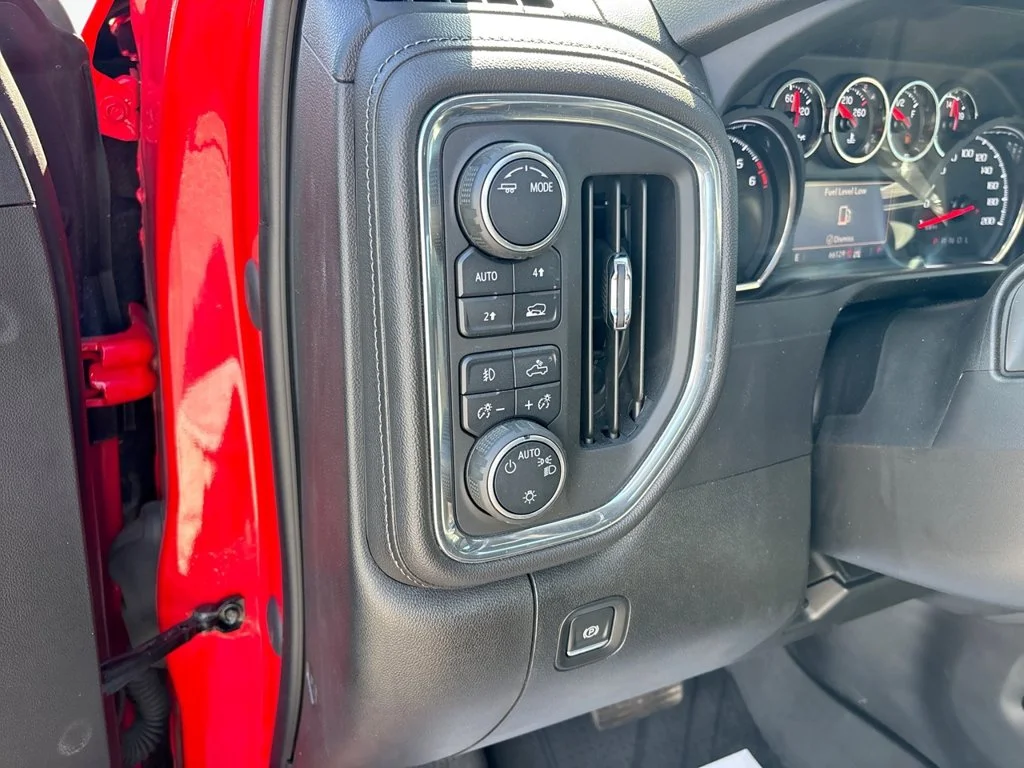 Used 2020 Red Chevrolet RST image 28