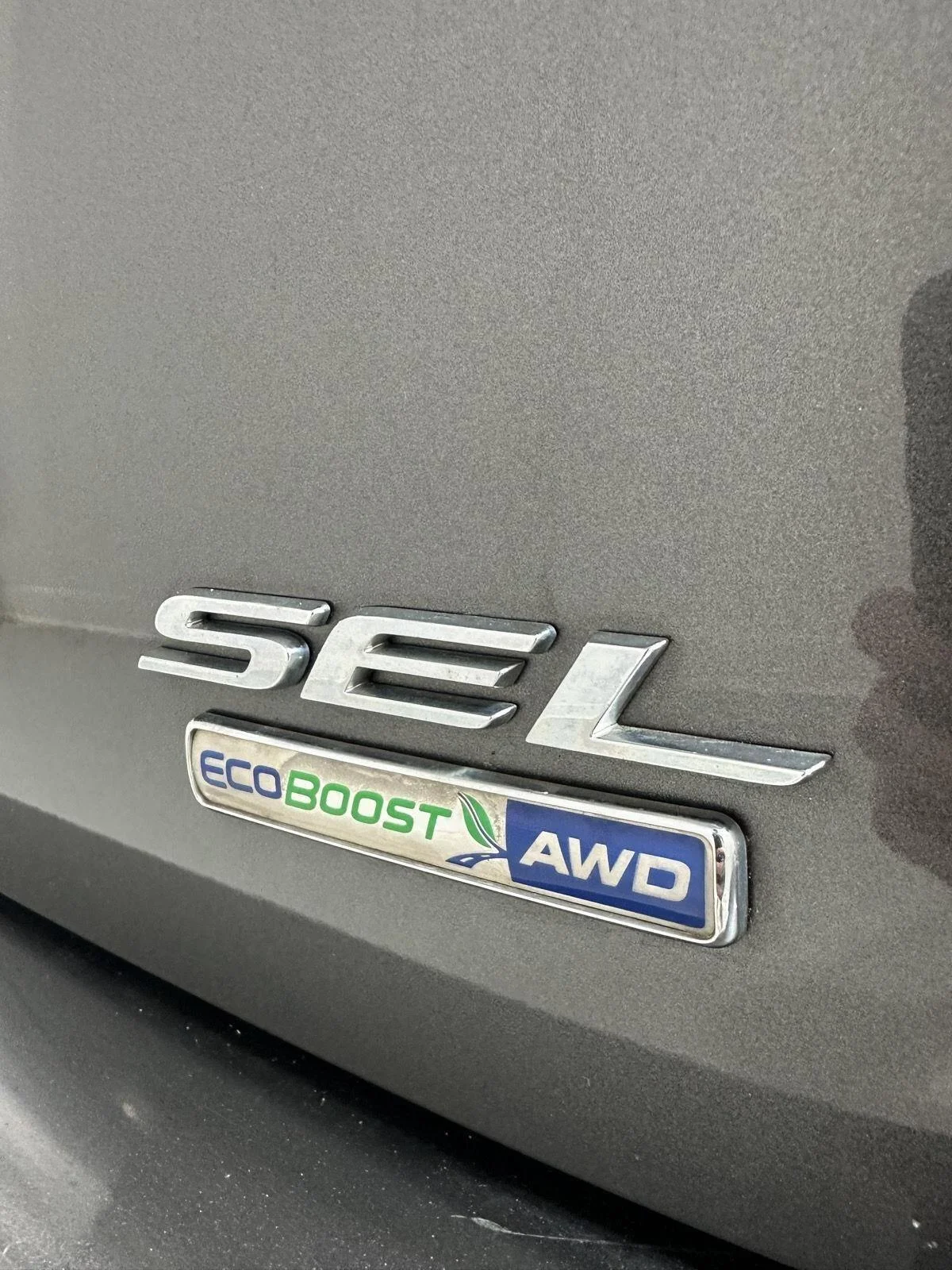 Used 2018 Magnetic Metallic Ford SEL image 31