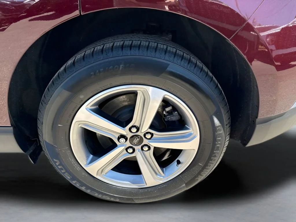 Used 2024 Red Ford SEL image 25