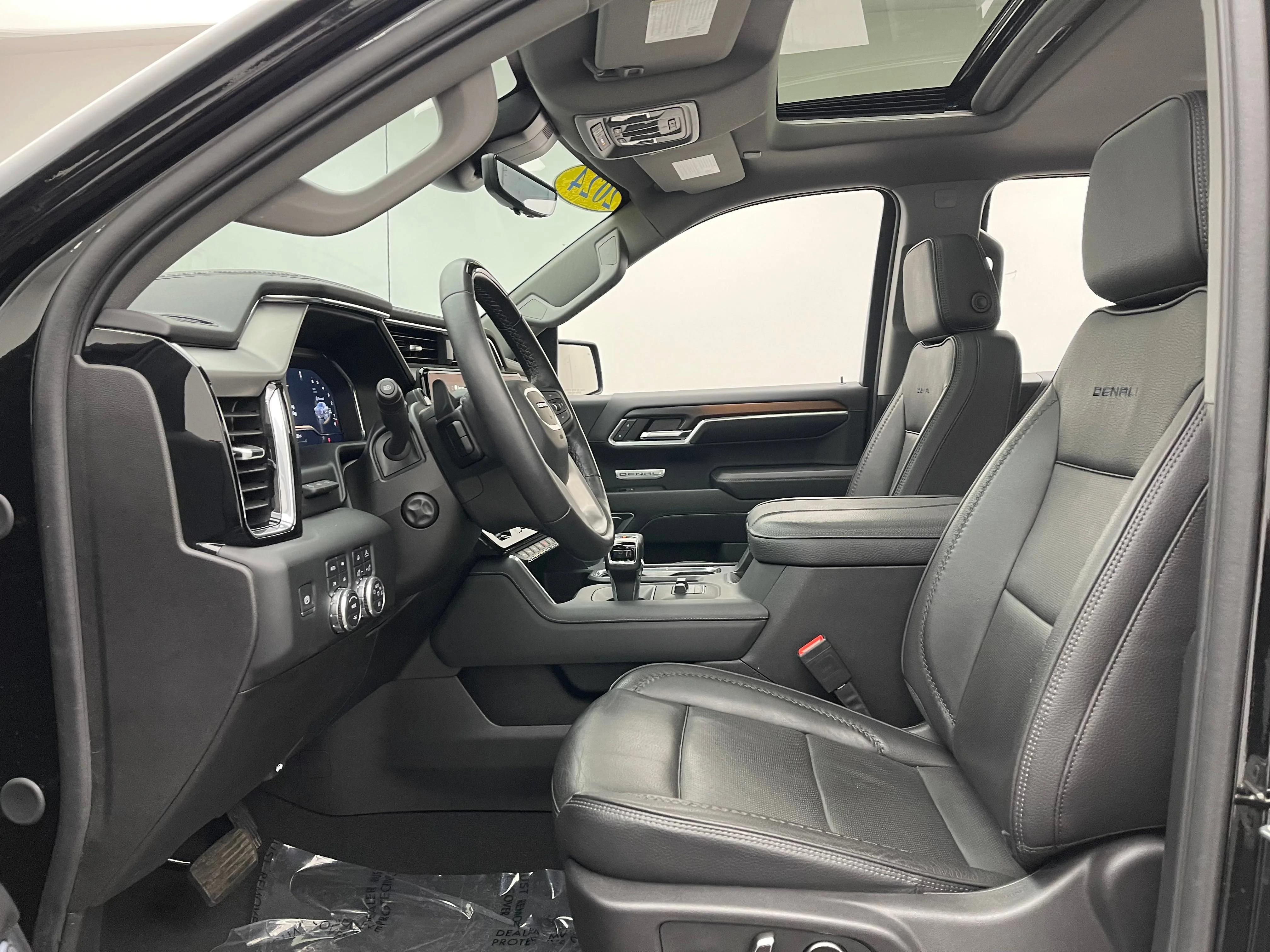 Used 2024 Onyx Black GMC Denali image 20