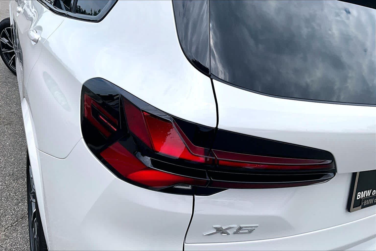New 2026 Mineral White Metallic BMW xDrive40i image 14