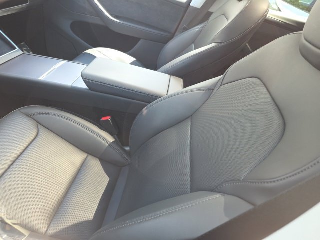 2026 Tesla Model Y Premium - Photo 8
