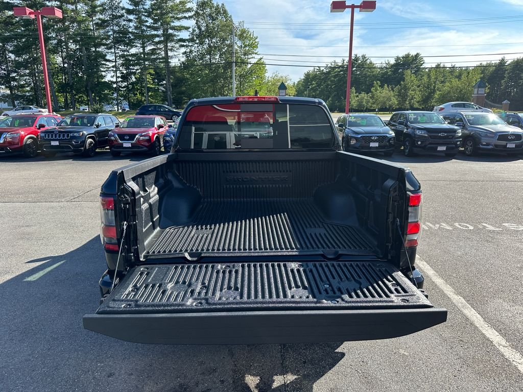 New 2026 Super Black Nissan Crew Cab SV image 7