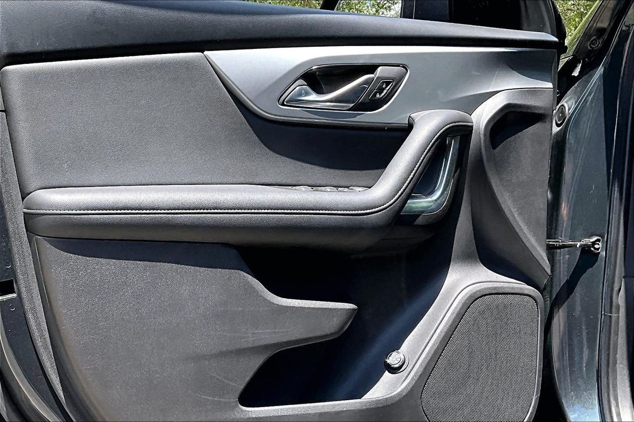 Used 2020 Gray Chevrolet LT image 17