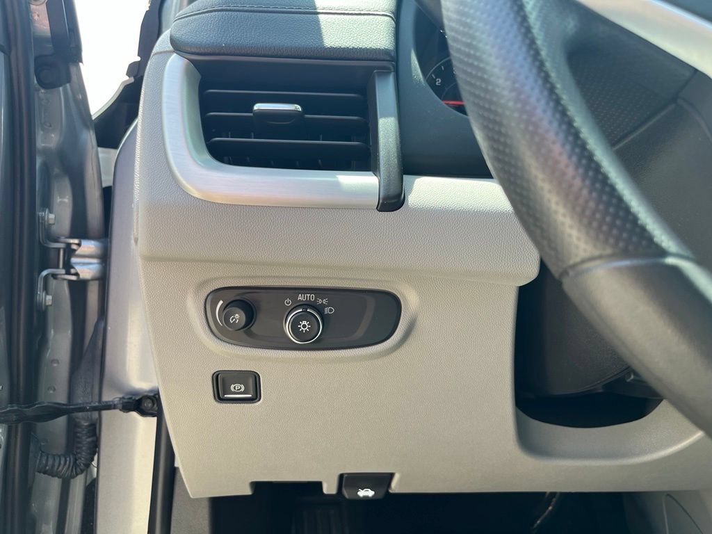 Used 2024 Sterling Metallic GMC SLE image 24