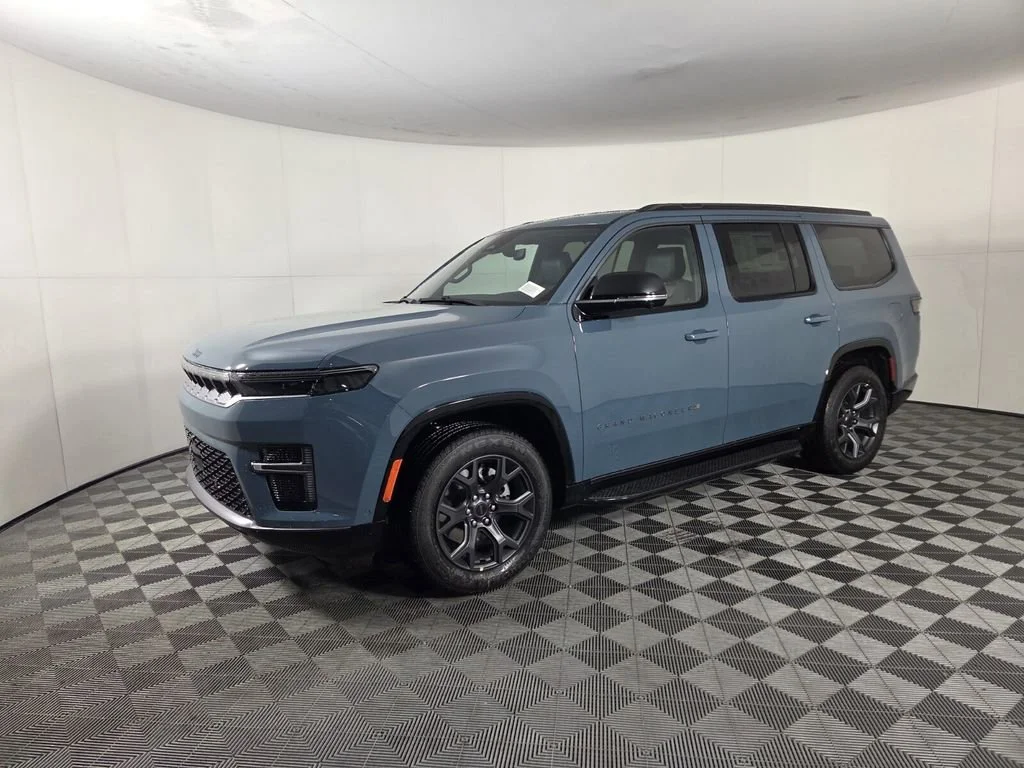 New 2026 Steel Blue Exterior Paint Jeep Limited Altitude image 4