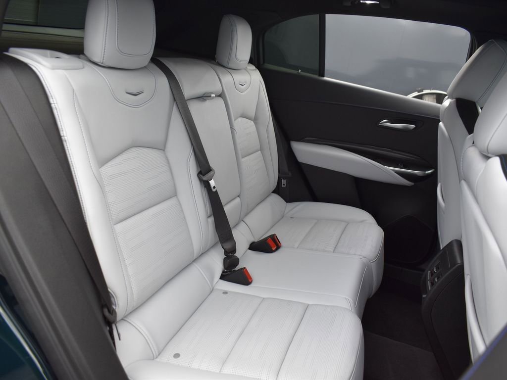 2025 CADILLAC XT4 - Image 32