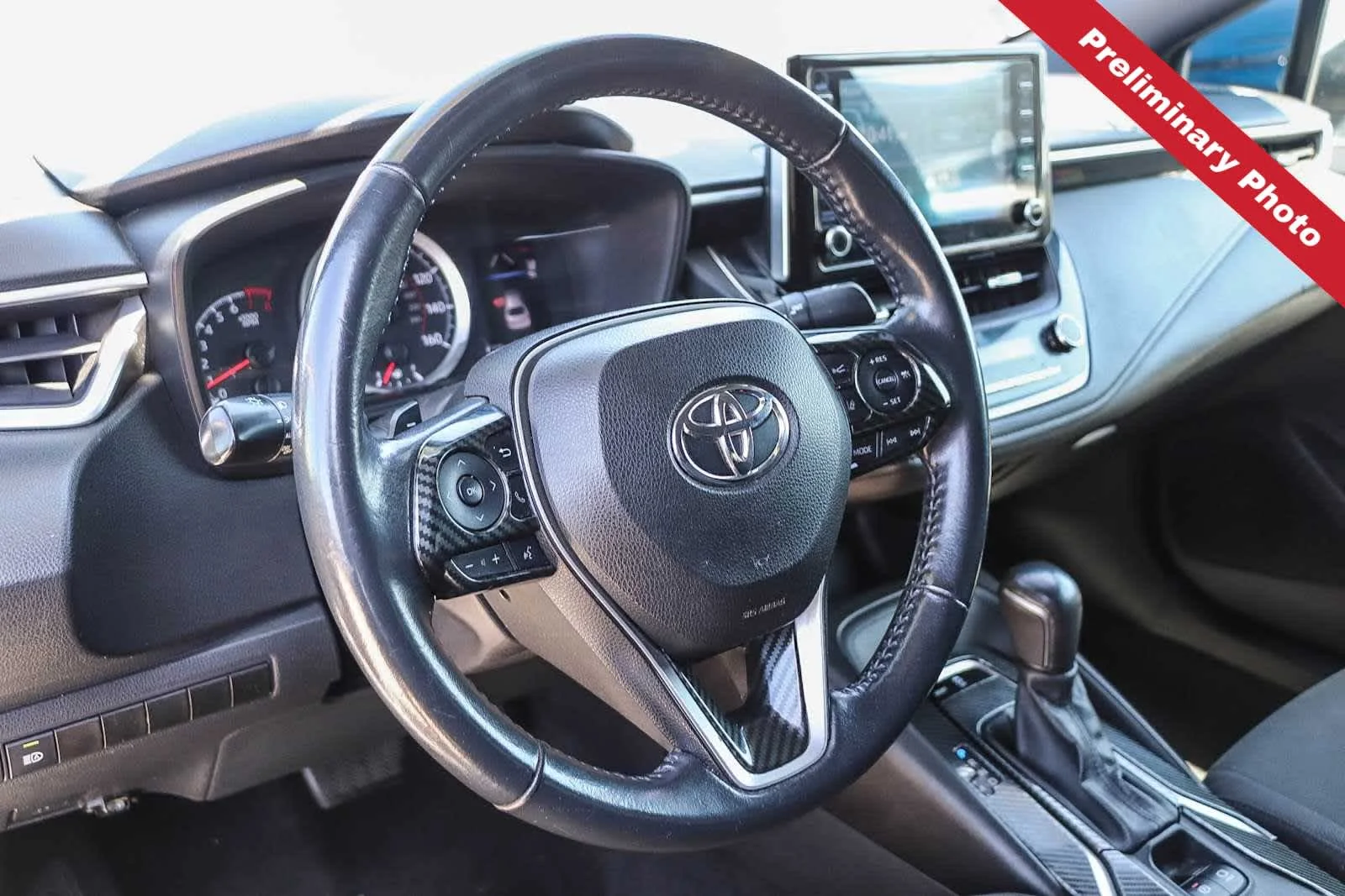 Used 2020 Classic Silver Metallic Toyota SE image 14