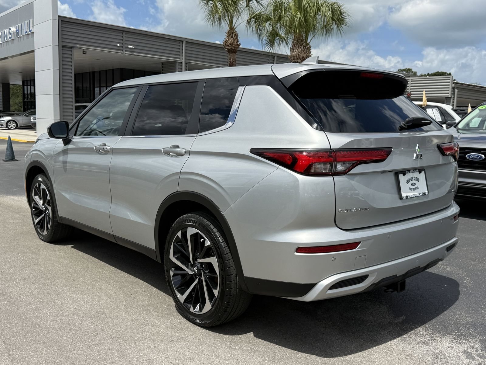 Used 2024 Alloy Silver Metallic Mitsubishi SE image 6