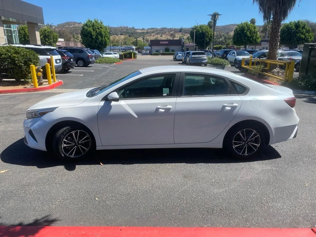 Used 2023 White Kia LXS image 4