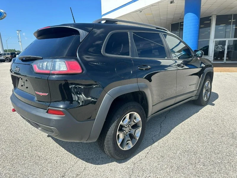 Used 2019 Diamond Black Crystal Pearlcoat Jeep Trailhawk 4x4 image 6