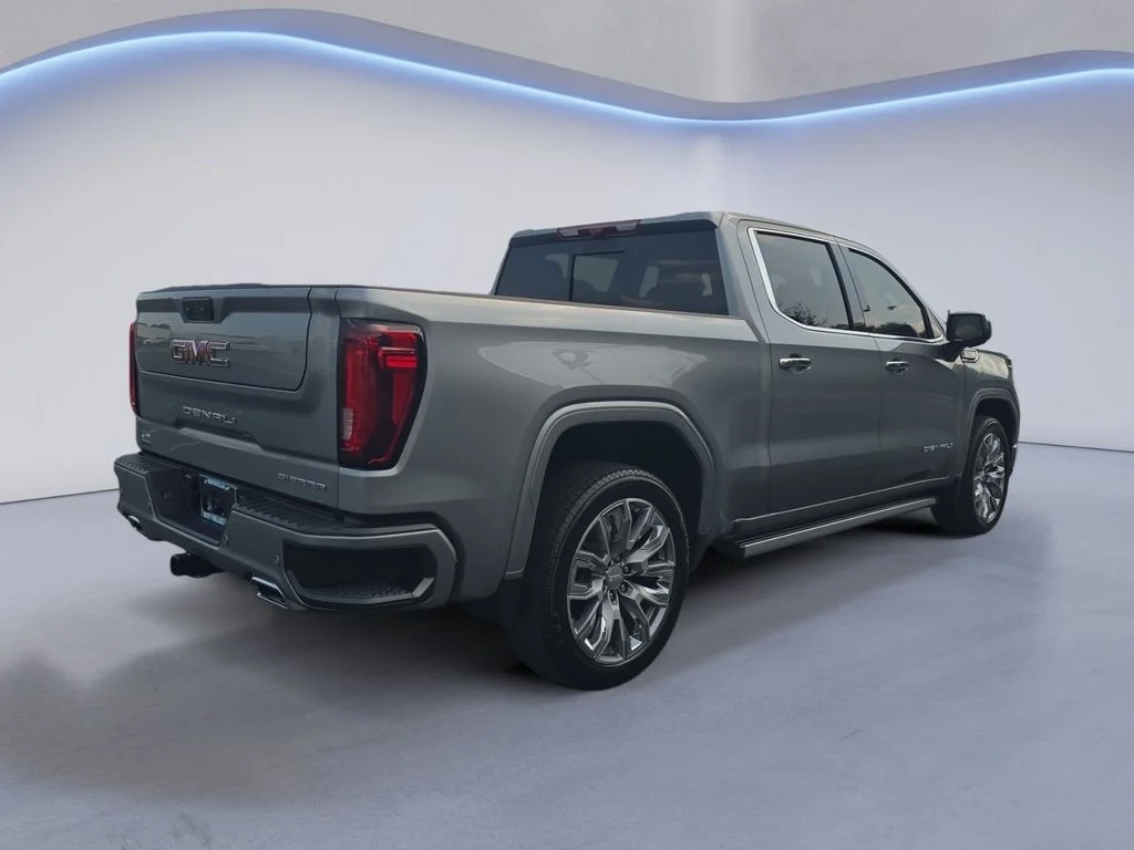 Used 2025 Sterling Metallic GMC Denali image 6