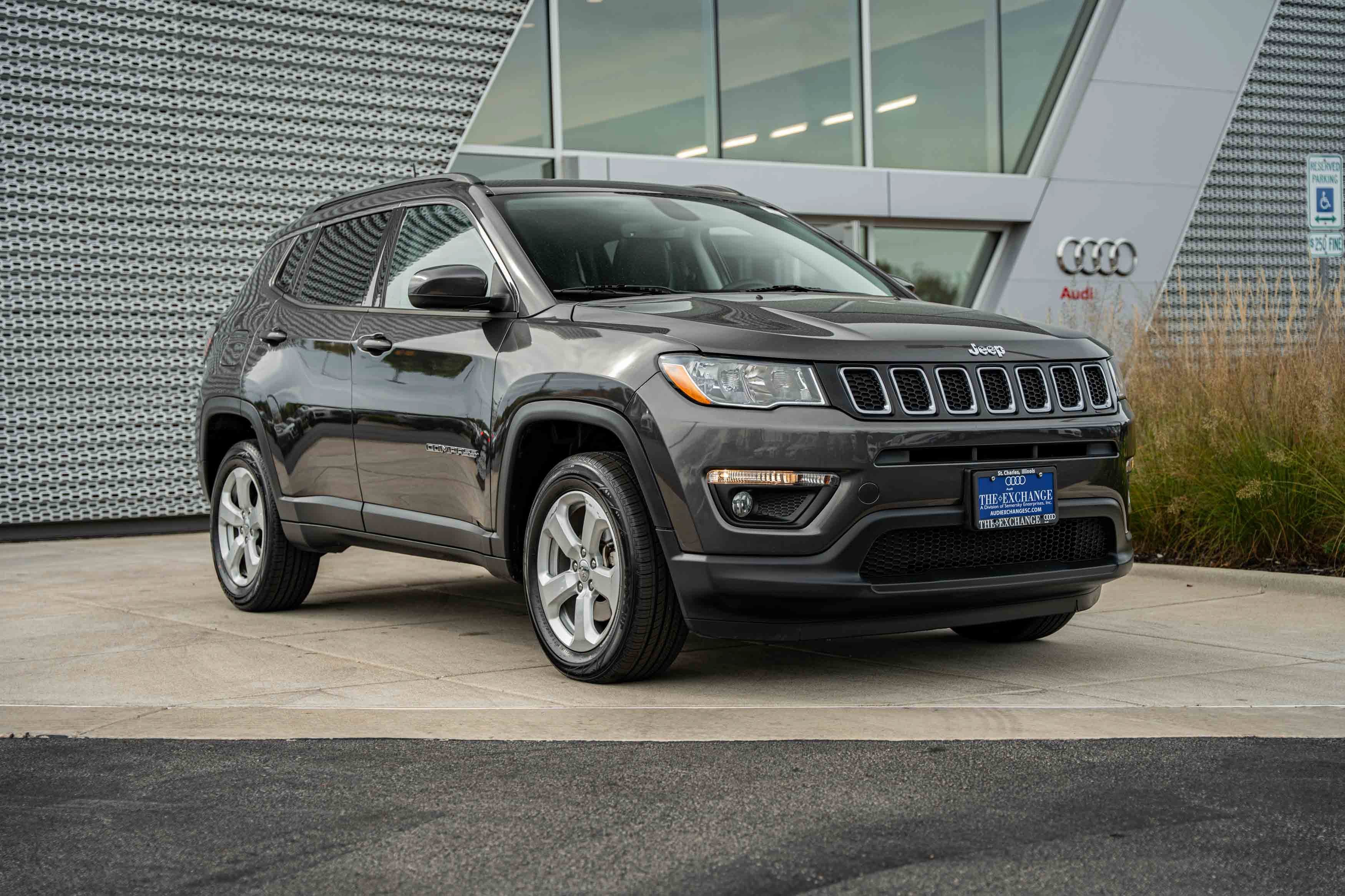 Used 2021 Granite Crystal Metallic Clearcoat Jeep Latitude image 1