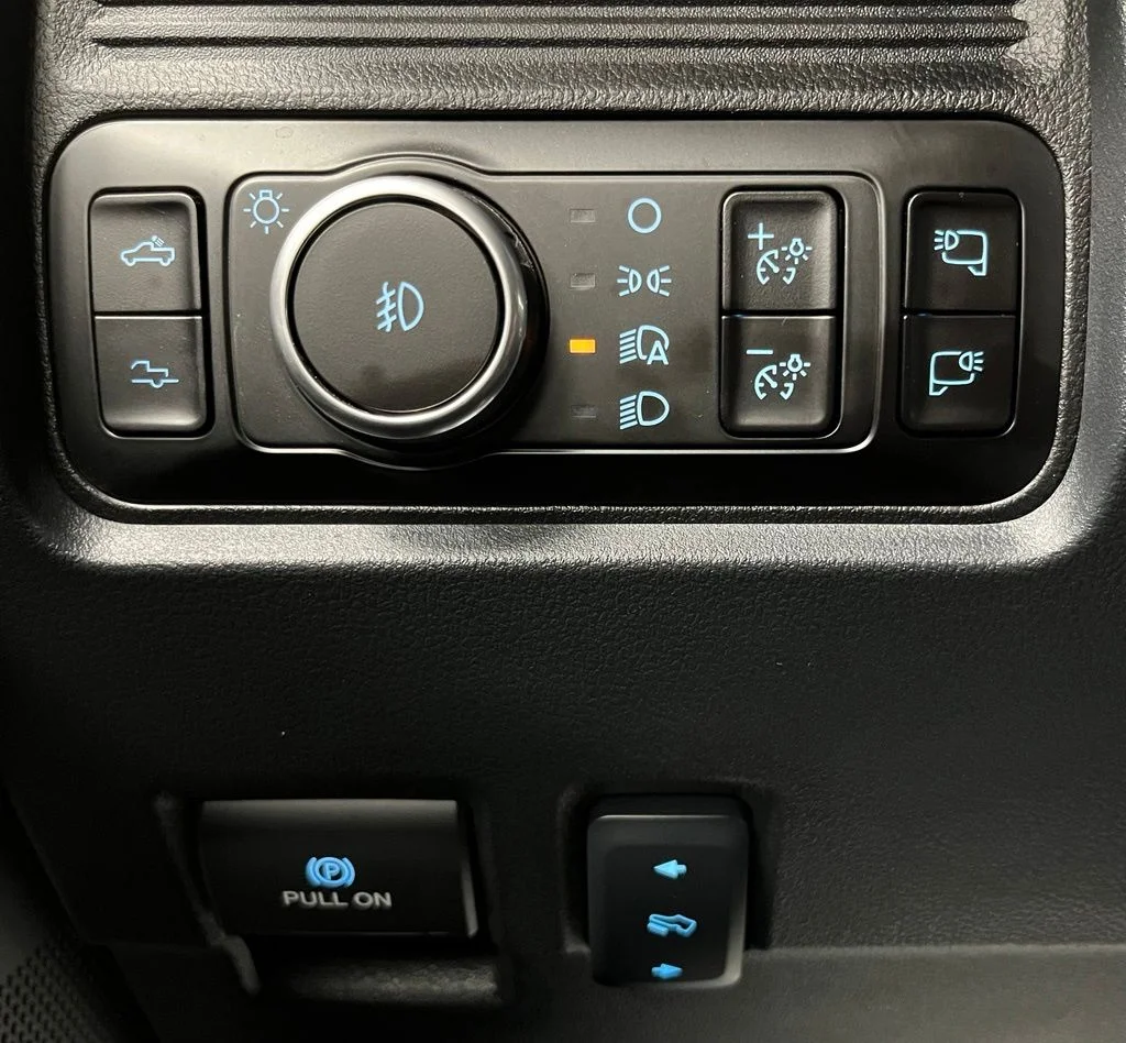 Used 2026 Gray Ford Platinum image 32
