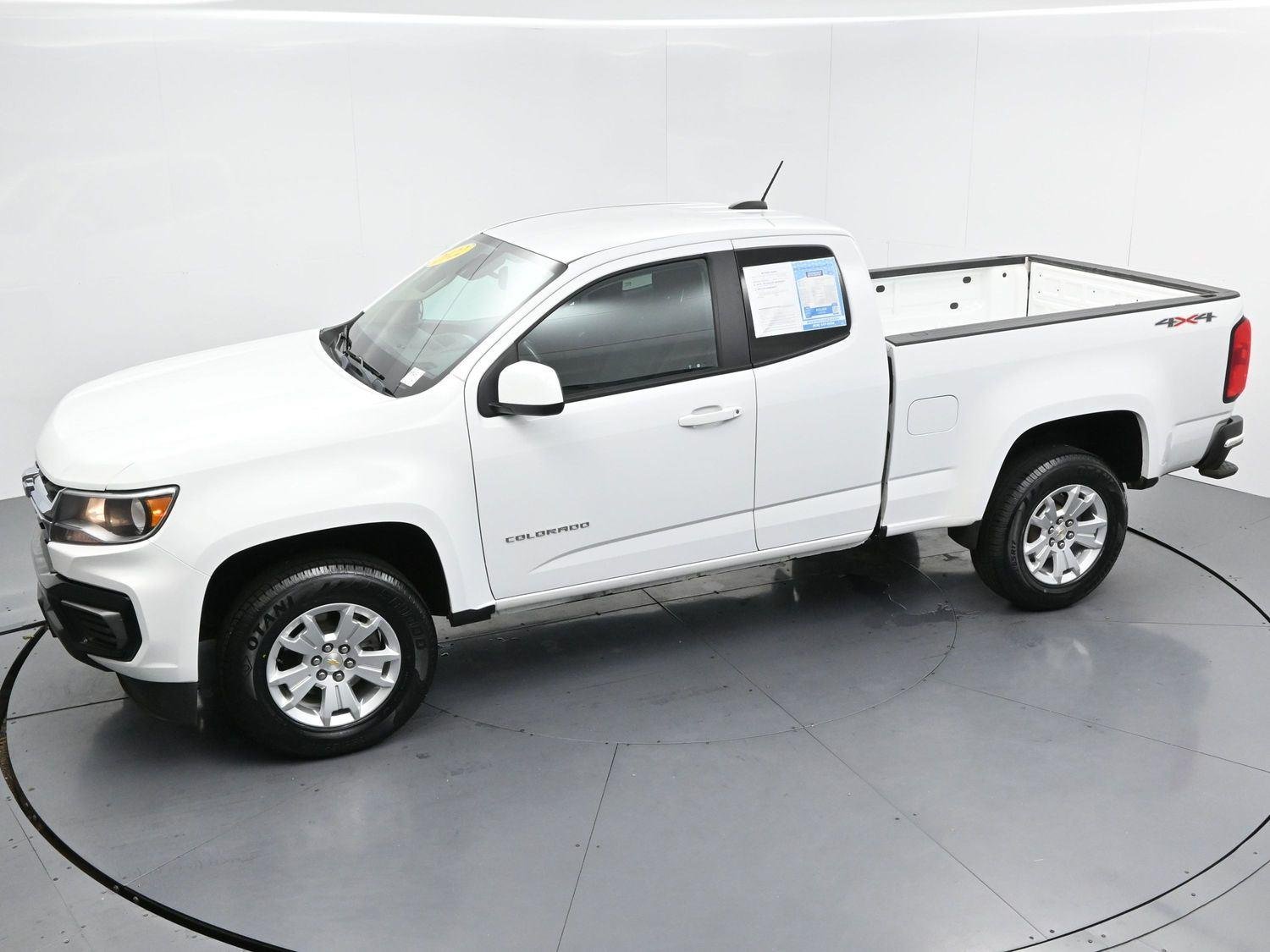 Used 2022 Summit White Chevrolet 4WD LT image 37