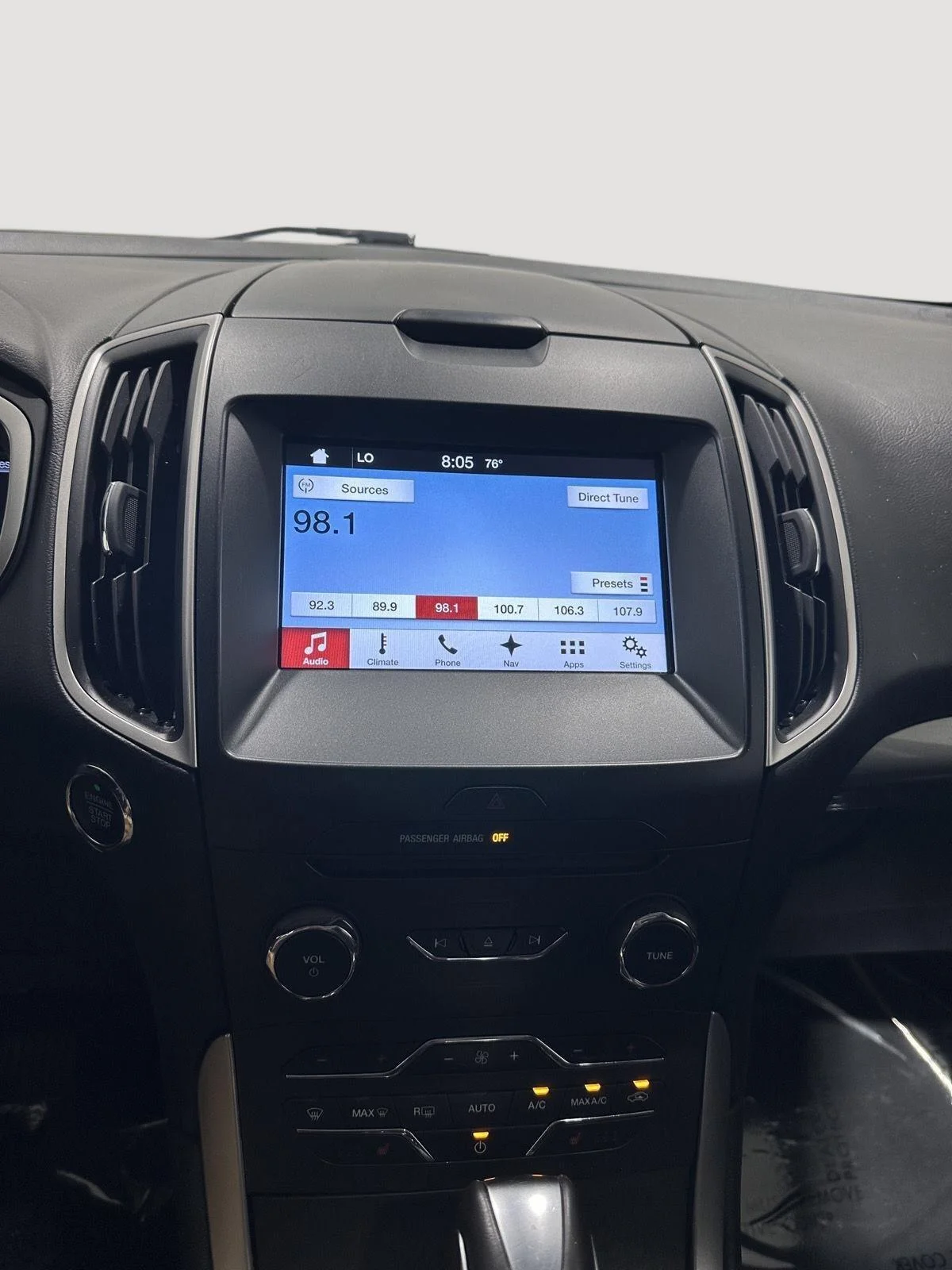 Used 2016 Oxford White Ford SEL image 13
